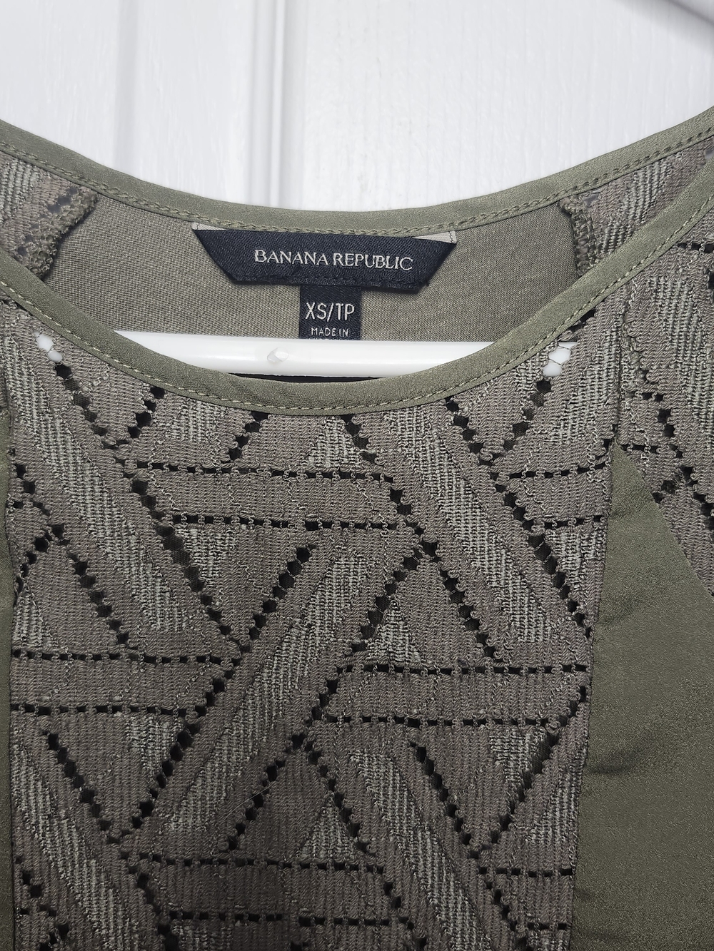 Banana Republic Sleeveless Tunic Top In Olive Green - Size XS - Picture 2 of 4